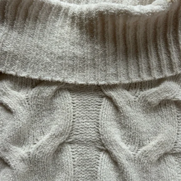 White Turtleneck Sweater - Picture 2 of 6